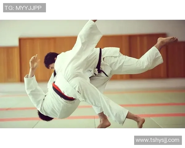 柔道精神与技术的融合：探索其历史、发展及在现代体育中的影响